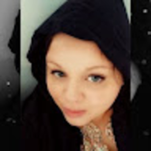 Meet your Posher, Jillian - Picture 1 of 1